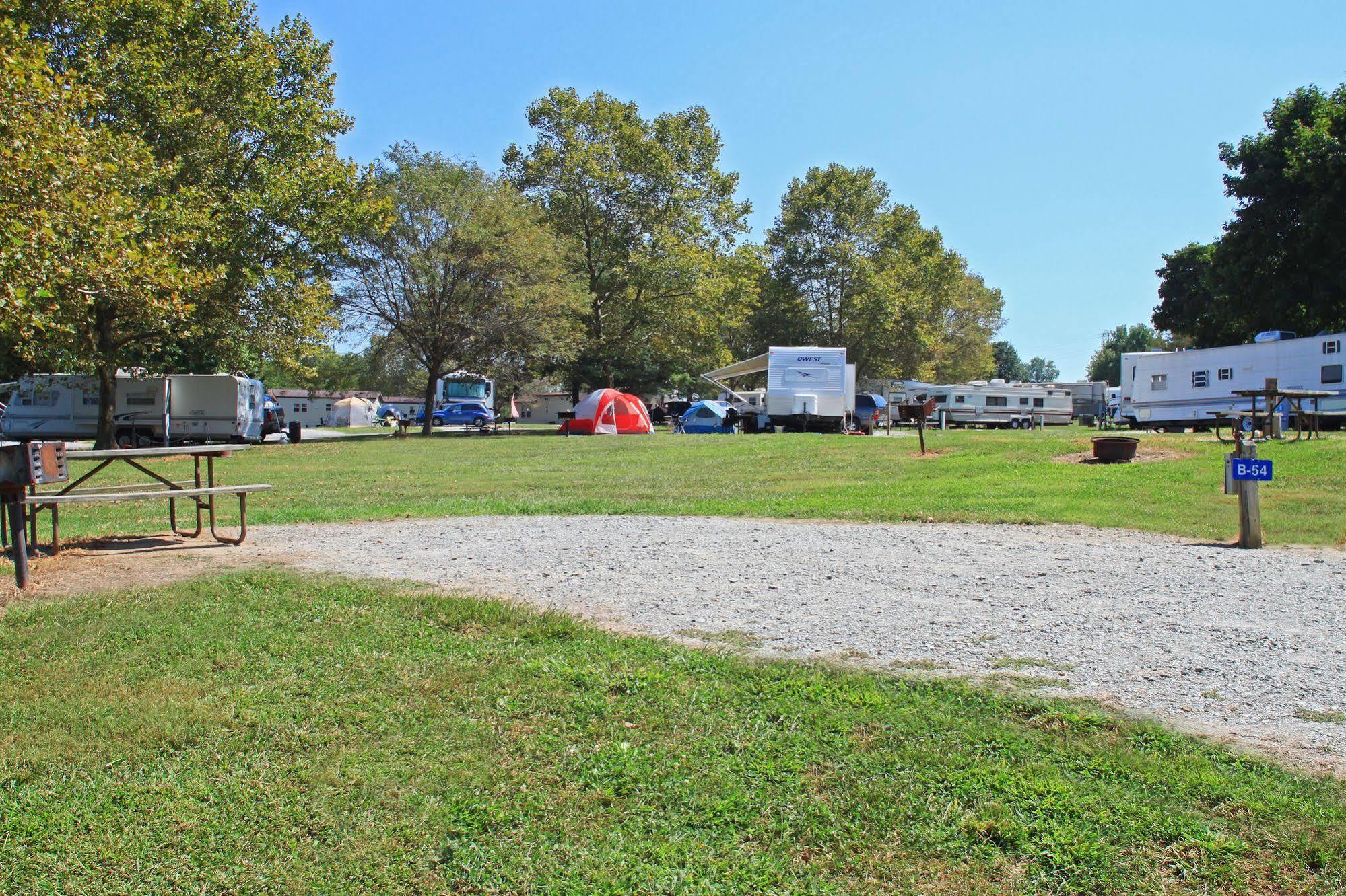 Circle M Rv & Camping Resort - Caravan Park Millersville Exteriör bild