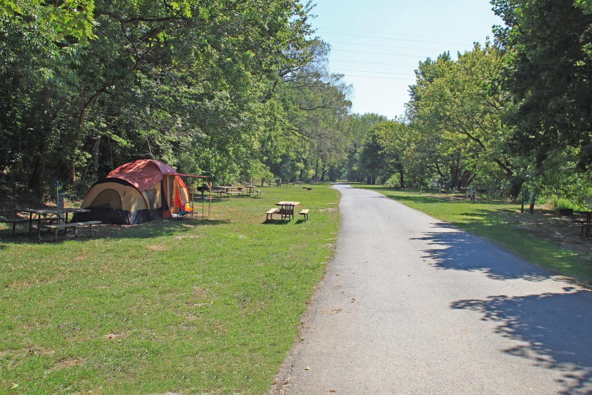 Circle M Rv & Camping Resort - Caravan Park Millersville Exteriör bild
